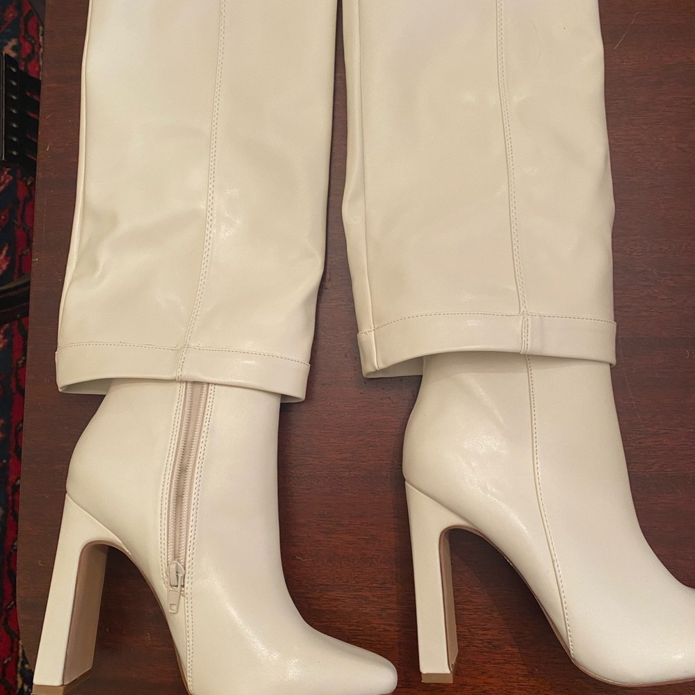 IVORY/ CREAM BOOTS Size 6